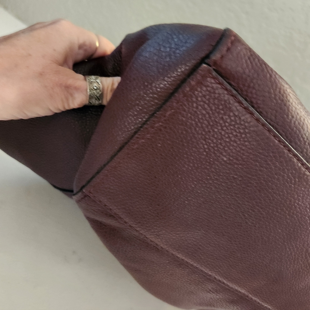 Like New Coach Turnlock Mahogany Leather Shoulder Bag - Picture 12 of 15